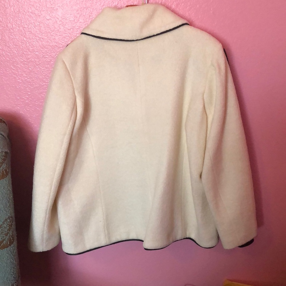 Blazer - Picture 2 of 2